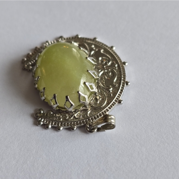 Vintage crescent moon pendant silver tone lemon yellow stone eclipse - Picture 8 of 10